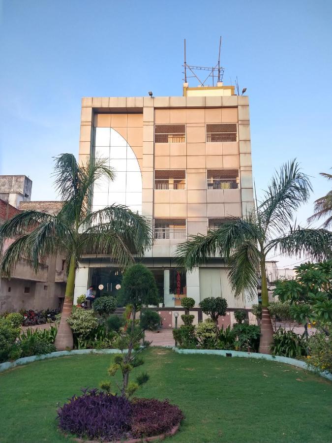 Varanasi Palace Екстер'єр фото