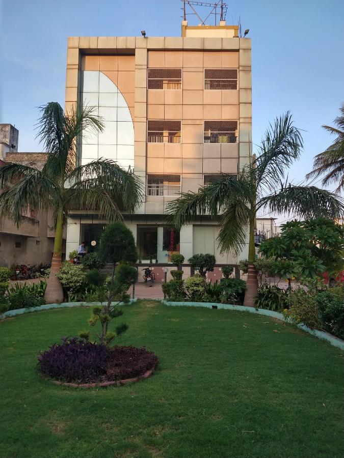 Varanasi Palace Екстер'єр фото