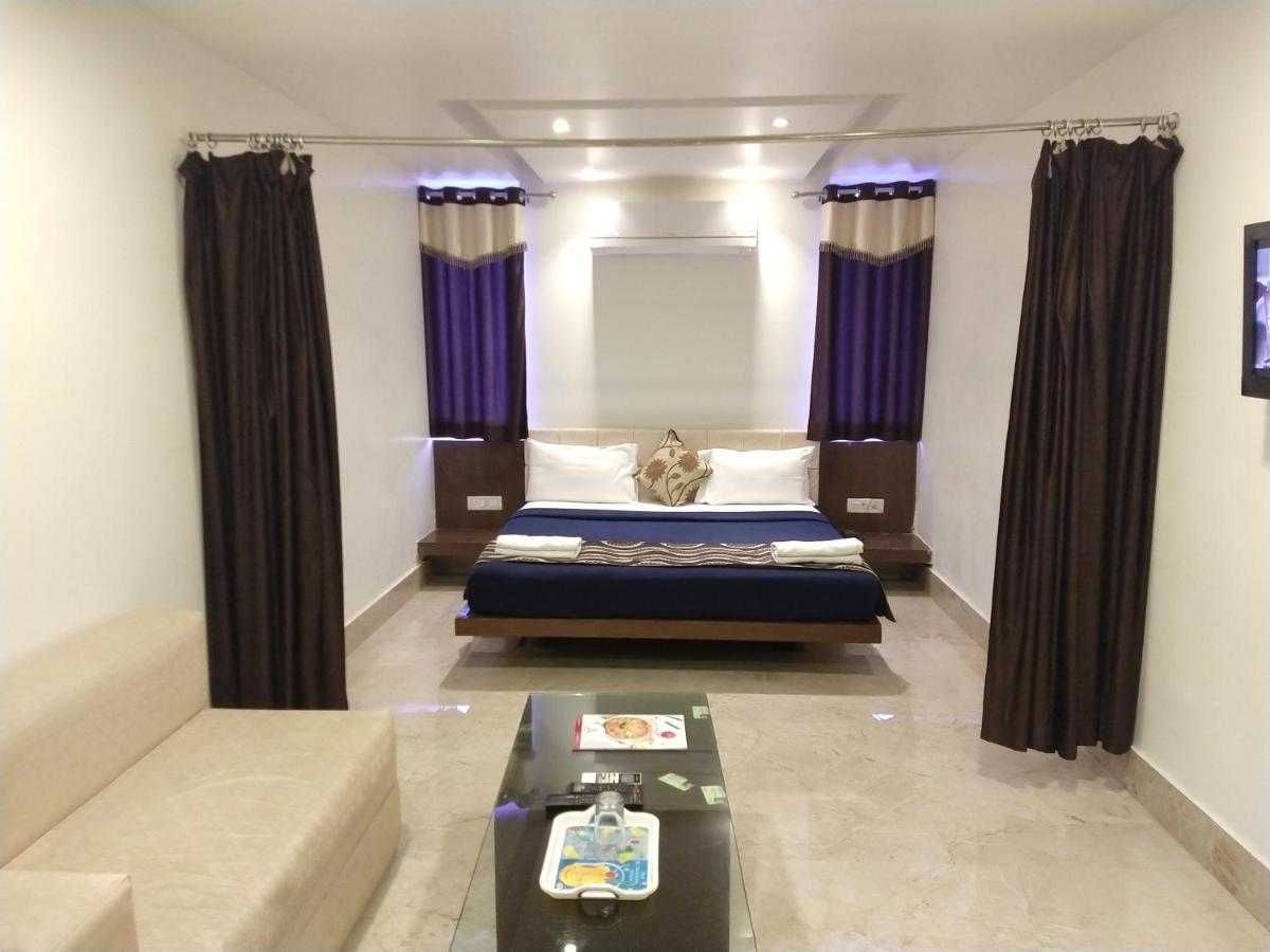 Varanasi Palace Екстер'єр фото